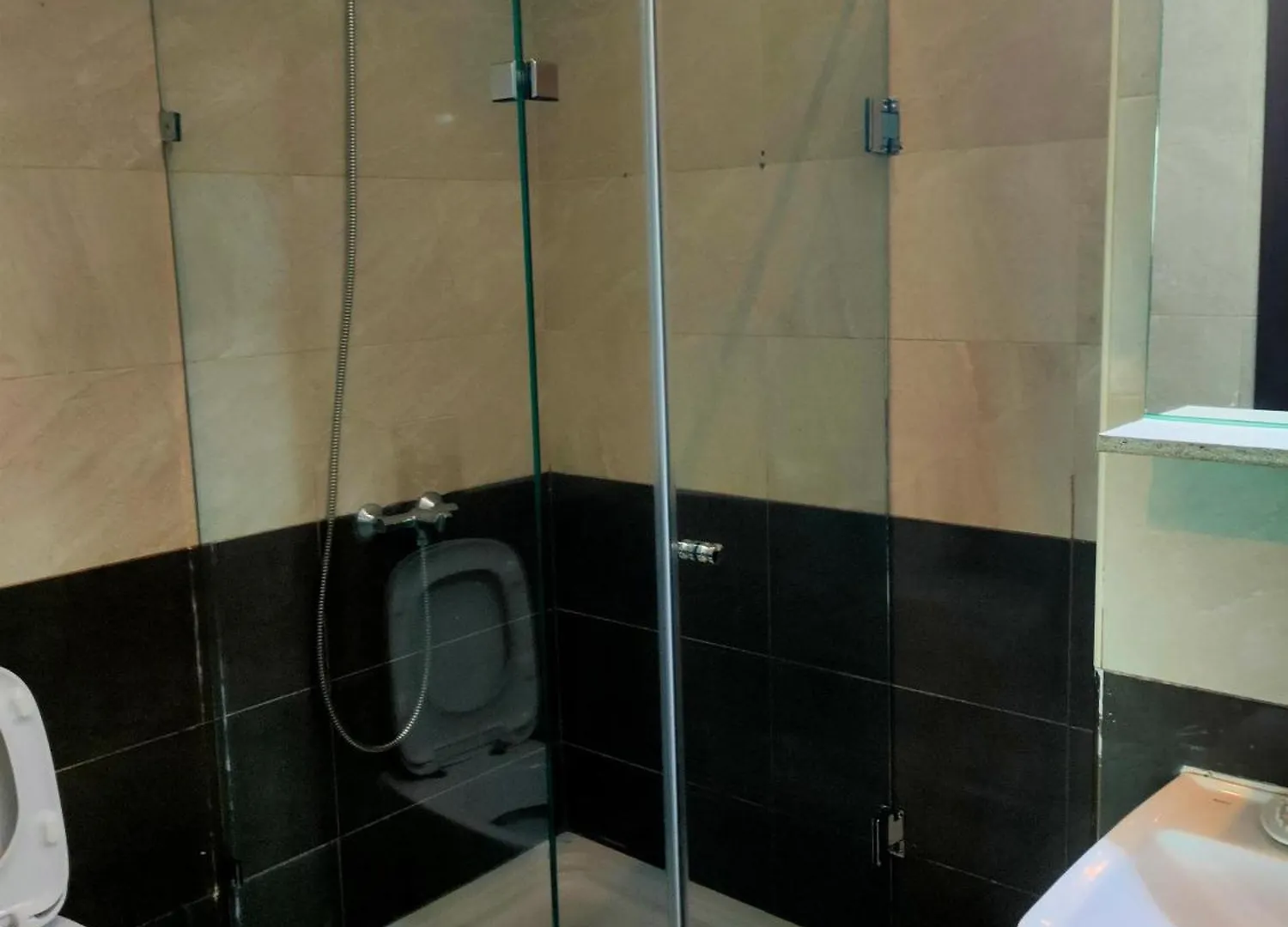 Luxurious And Cosy Apartment Close To Tunsia Mall Lac 2 Tunis